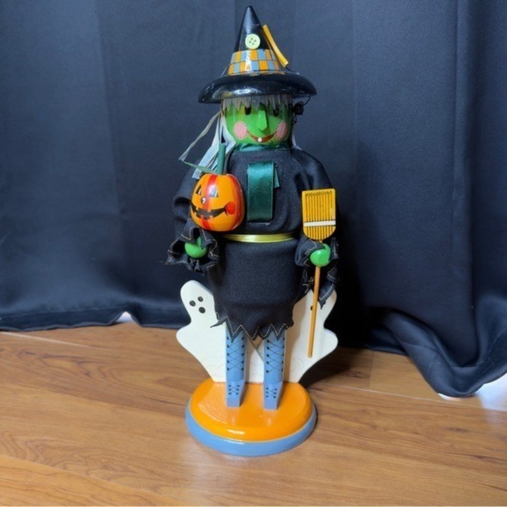 2001 Kurt Adler Vintage Halloween Witch Nutcracker Pumpkin Broom Ghost Decor
